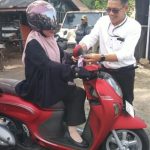 Semarakkan HUT RI ke-81, MAN 1 Tanah Datar Berbagi Bendera di Bungo Setangkai